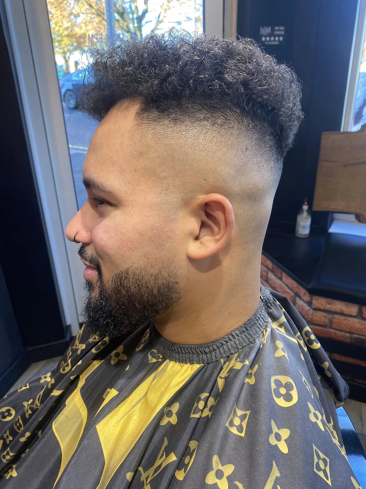 V-shaped nape taper